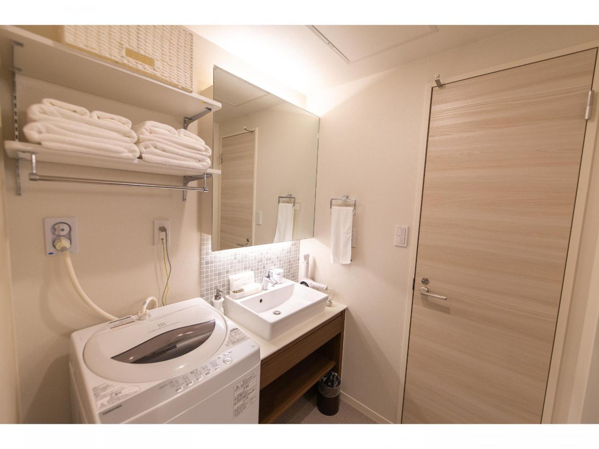 Grand Base Hiroshima Ekimae Aparthotel Exterior foto